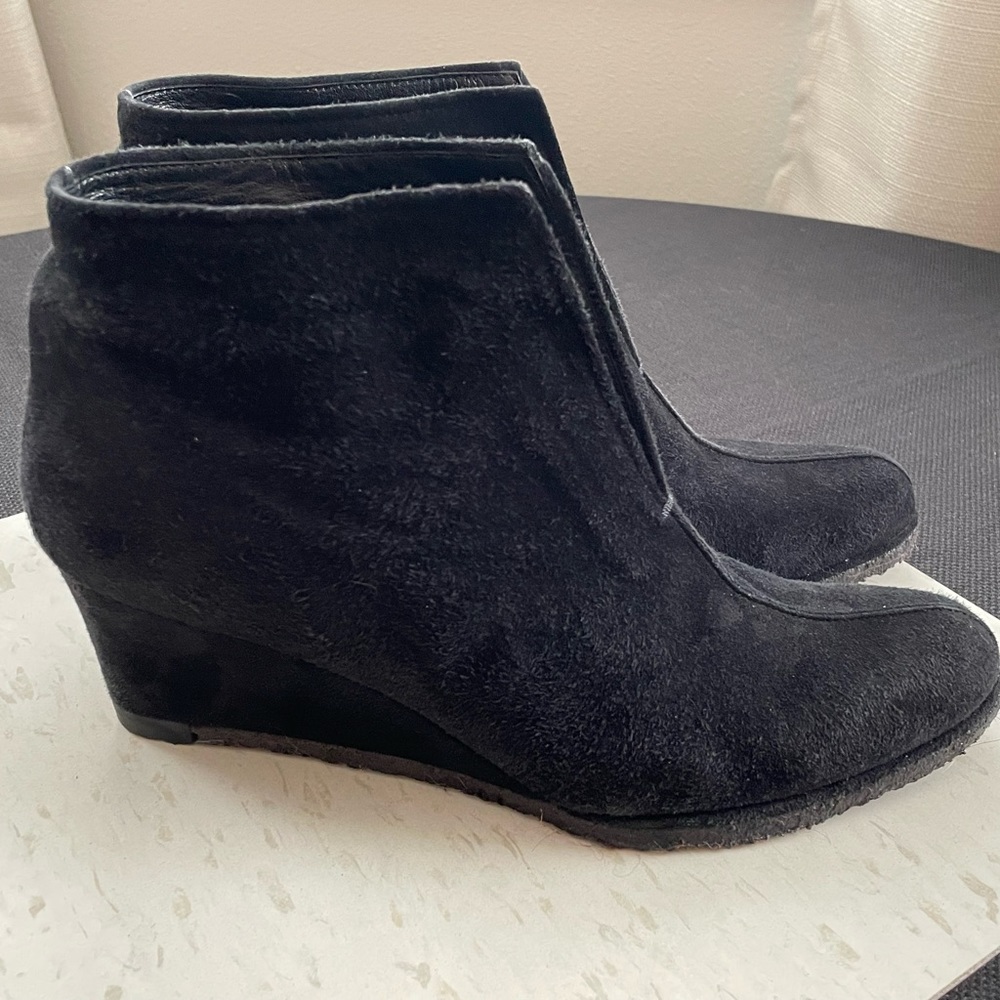 Stuart Weitzman Suede shoes
